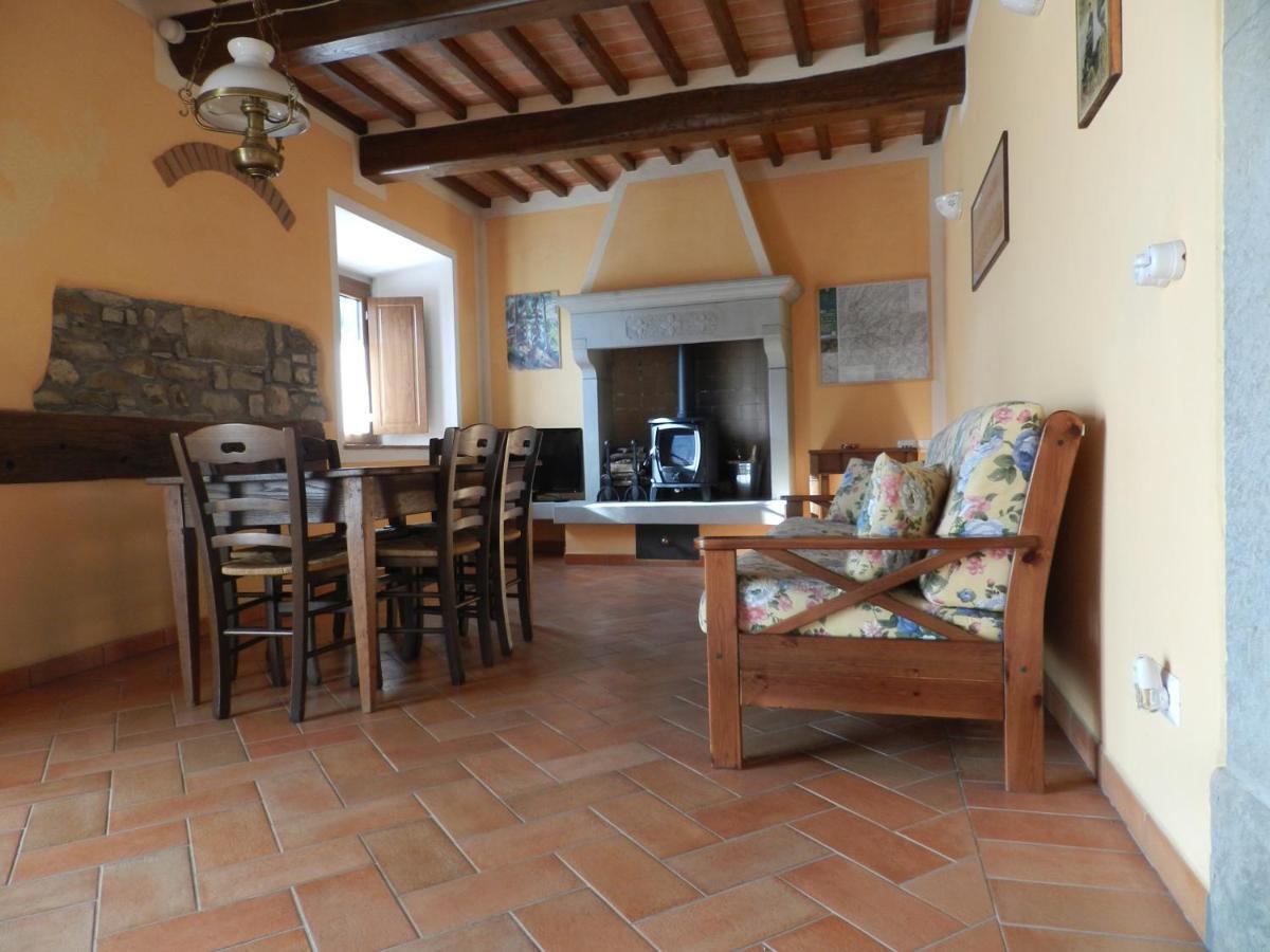 Agriturismo Vezzano キウージ・デッラ・ヴェルナ エクステリア 写真